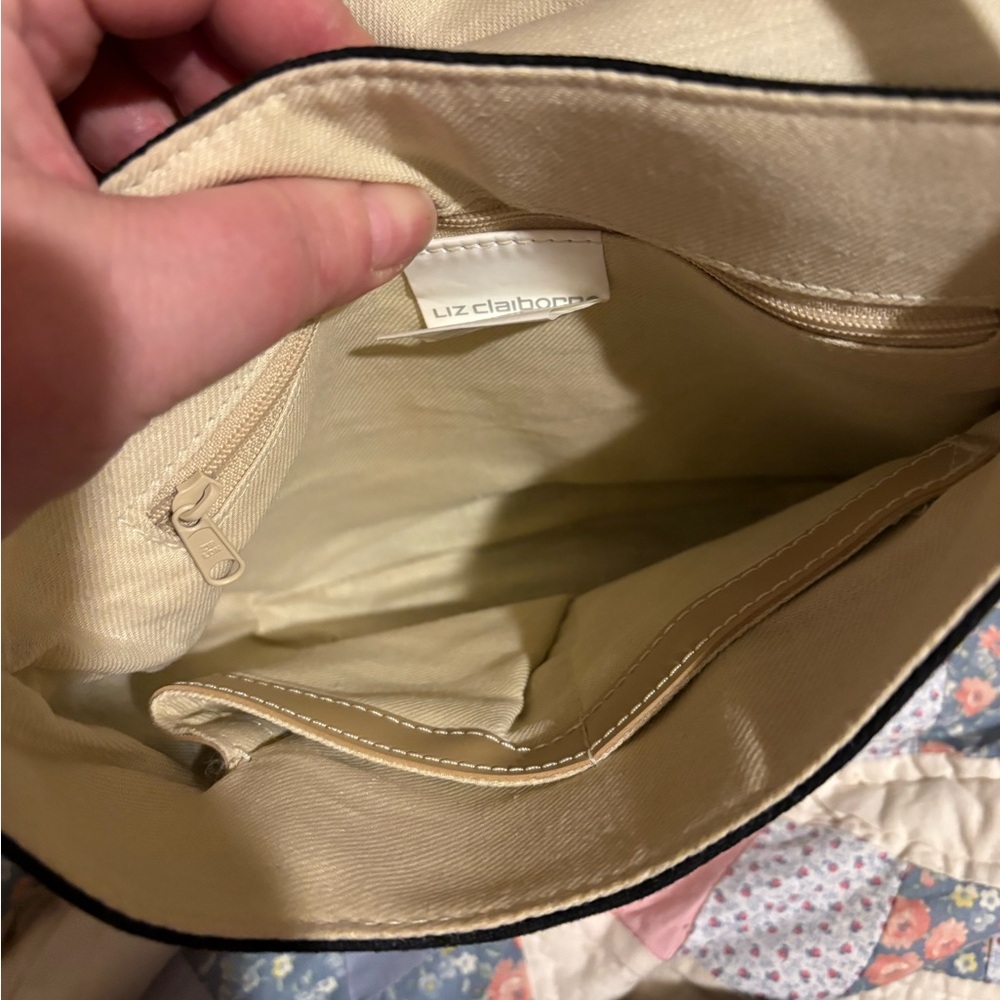 Vintage Liz Claiborne black canvas and wood bead shoulder bag. Brand new wo tags - Picture 4 of 4